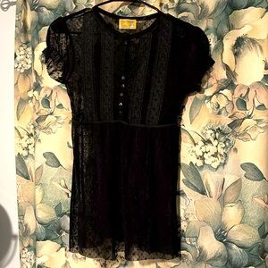 Black free people lace